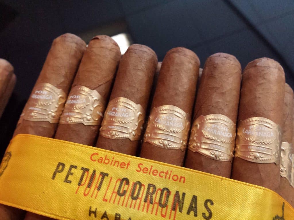 Por Larranga Cubana Petit Coronas
