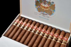 H. Upmann Robustos Añejados 3 H. Upmann robustos añejados 2 scaled