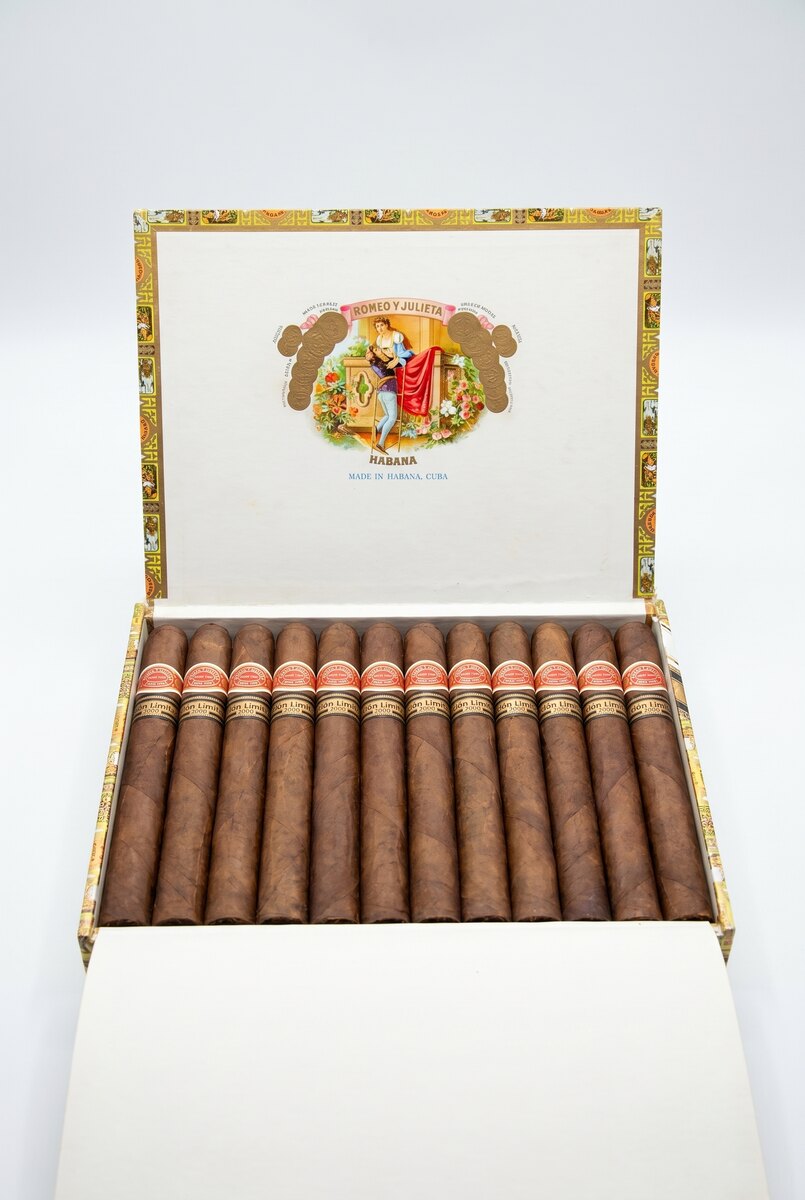 Romeo y Julieta Exhibición No 2 Edicion Limitada 2000