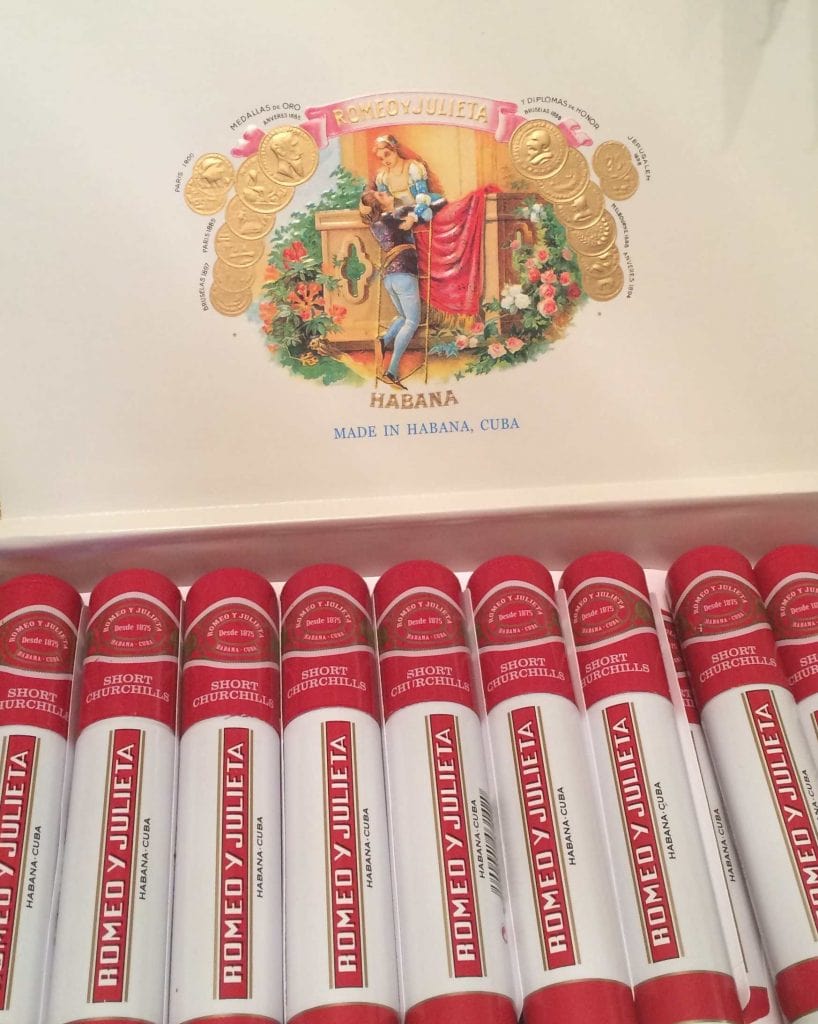 Romeo y Julieta  Short Churchills  Tubos